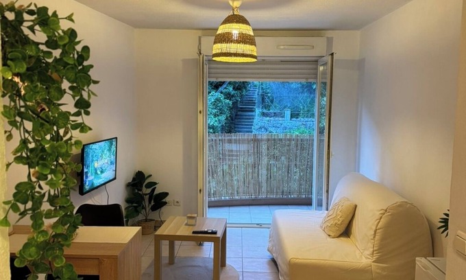 Pasteur Appartement | Studio Confortable, vue dégagée