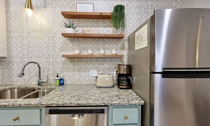 Dothan Maison | Comfortable Townhome with Double Garage