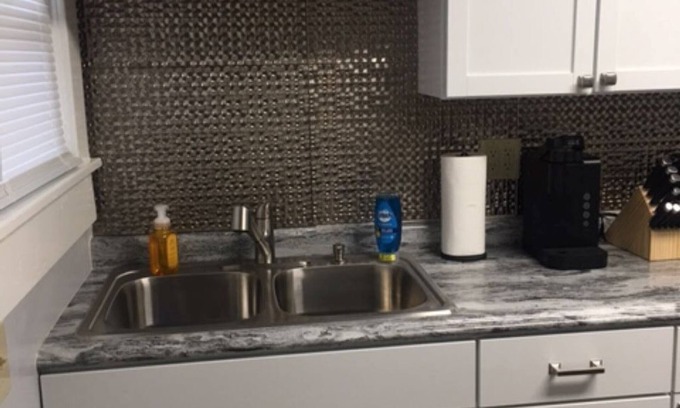 Springfield Appartement | Comfortable two bedroom unit, perfect for traveling professionals.