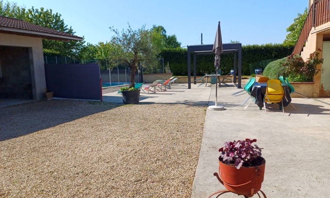 Foissiat Villa | Villa tout confort avec piscine à la campagne