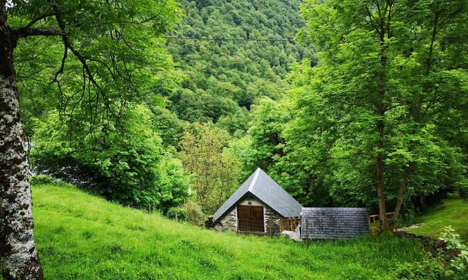 Melles Chalet De Ski | 🏡ESCOUARAOU, Escale Pyrénéenne - Chalet de charme en vieux bois - Bain Nordique