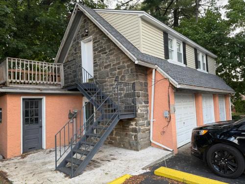 Bryn Mawr Appartement | Comfy 1 Br Hide Away Apt W Garage Parking