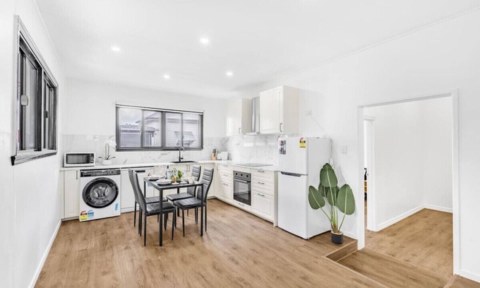 East Brisbane Maison | Comfy 2BR Sweet Home w/Parking/Balcony near River