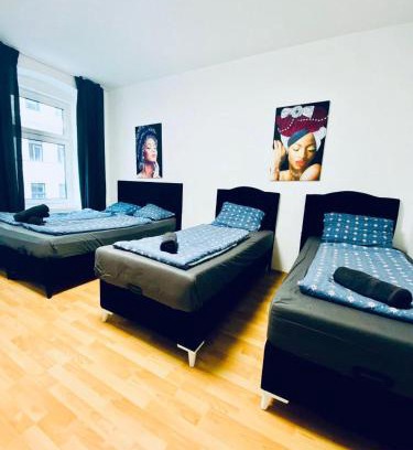 Thurygrund Appartement | Comfy 3BR Apt for Groups, 10-Min to Währinger Park