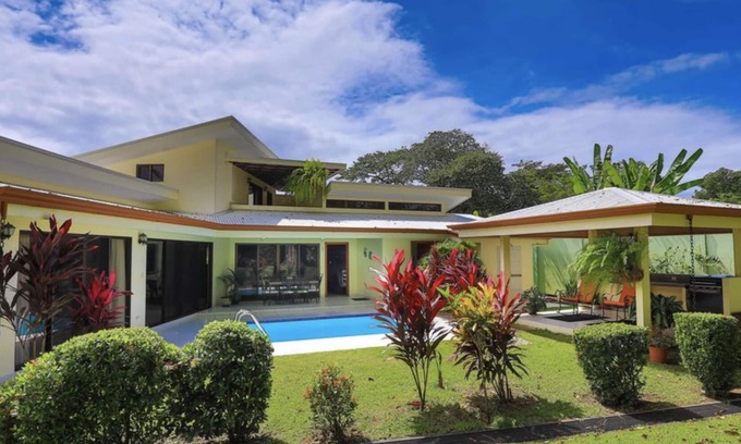 Uvita Maison | Comfy and Convenient Home Minutes from Beach National Park