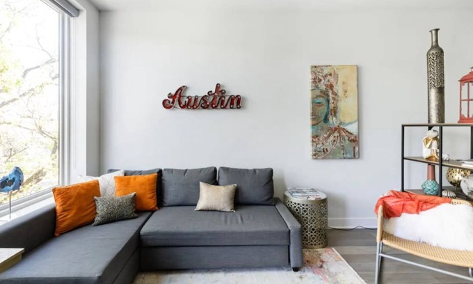 Holly Copropriété | Comfy Bijou Studio in Trendy East Austin