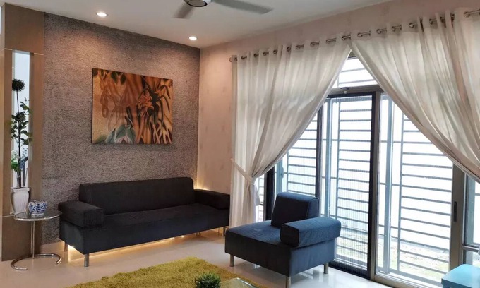 Taman Mount Austin Maison | Comfy Corner House Mount Austin