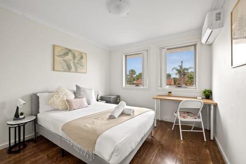 Panania Maison | Comfy Double Room in Panania - Nearby Stations & Shops - Shared Bathroom