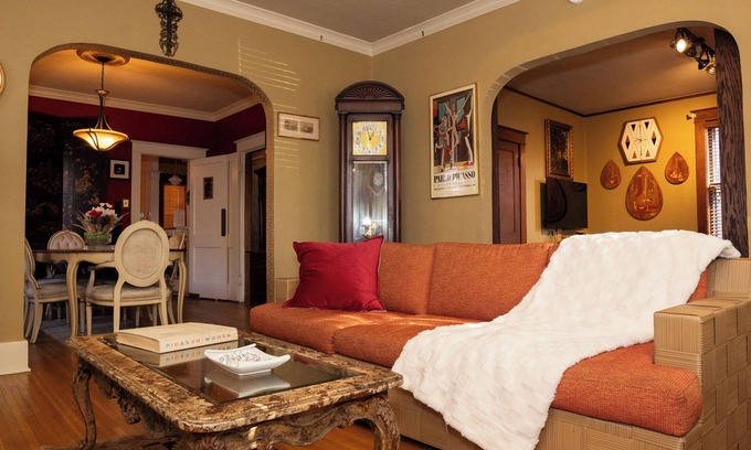 Vollintine-Evergreen Maison | Cozy Eclectic Home near great Midtown area attractions!