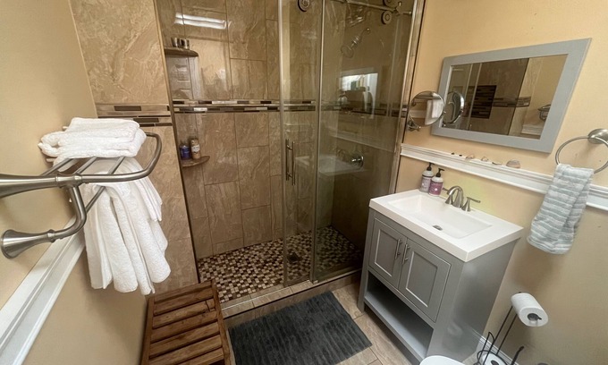 Elizabeth Maison | Comfy, family sized home, 10 minutes from the airport. Dog & 420 friendly.