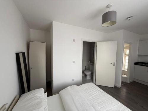Chadwell Maison | Comfy family studio