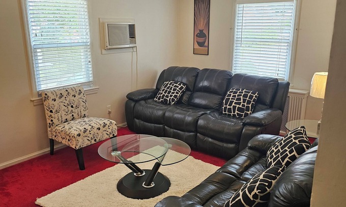 Elmont Maison | Comfy Getaway