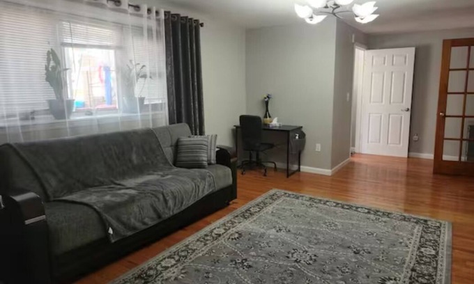 Brooklyn Maison | Comfy Guest Suite with a free parking spot in the heart of SheepsheadBay