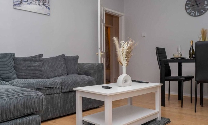 Weston by Wellend Maison | Comfy Home with Parking