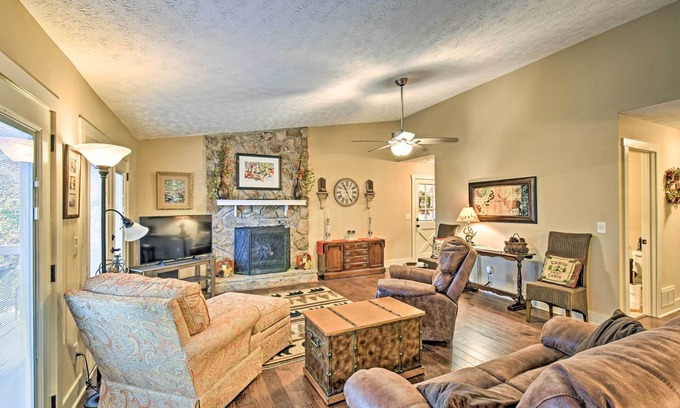 Tate Maison | Comfy Jasper Getaway w/ Community Amenities!