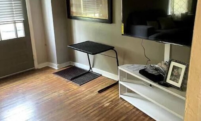 Imperial Maison | Comfy! Near airport yet quite Pittsburgh quick