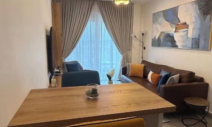 Roman Ridge Appartement | Comfy One BR Apt at Nova