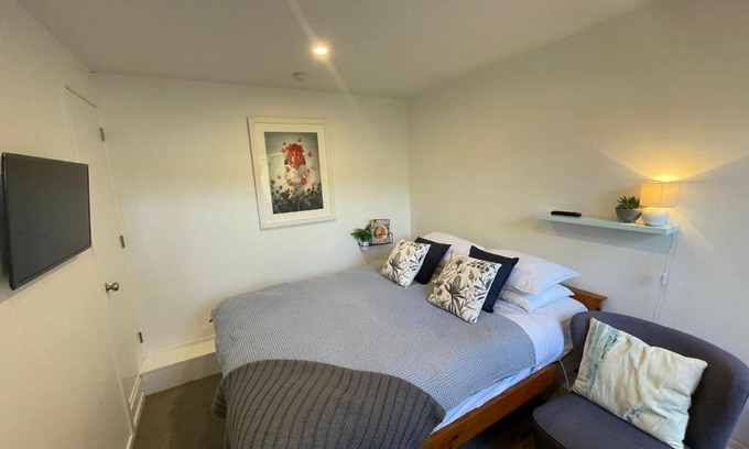 Newtown Maison | Comfy Private Studio