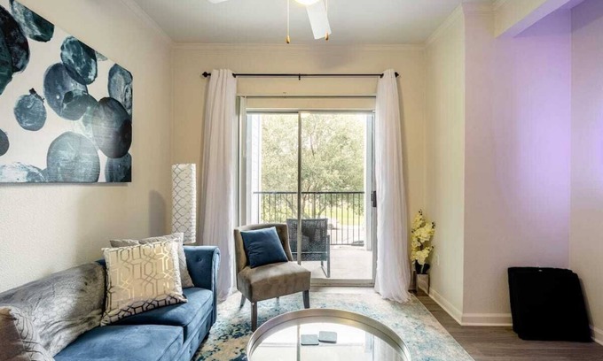 East Riverside - Oltorf Appartement | COMFY(Private Unit)5-miles away from Airport 2BR/1BA right near the Heart of ATX