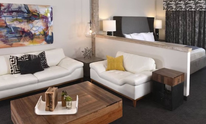 Broken Arrow Hôtel | Comfy & Spacious Broken Arrow Retreat w/ Hot Breakfast! On-site Pool