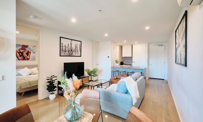 St Kilda Appartement | Comfy + stylish apartment in the heart of St Kilda - Heated rooftop heated pool.