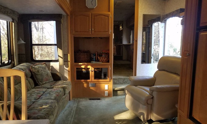 Colfax Maison | Comfy Caravan between Sacramento & Lake Tahoe