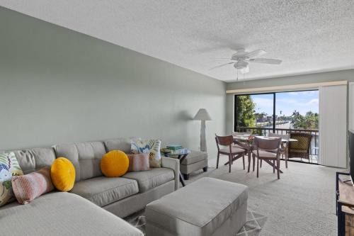 Shell Harbor Maison | Comfy Waterfront Condo at Tennisplace Sanibel