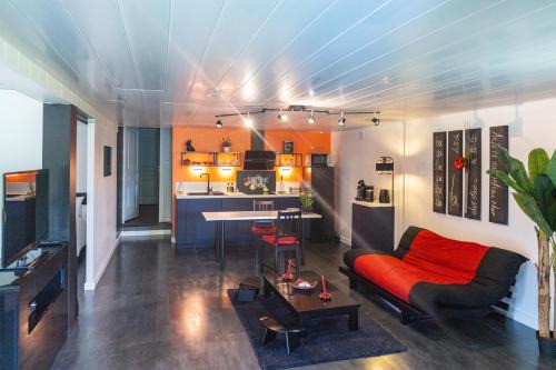 Vernaison Appartement | Comme dans un écrin - T2 de 50 m² avec jardin, terrasse et piscine