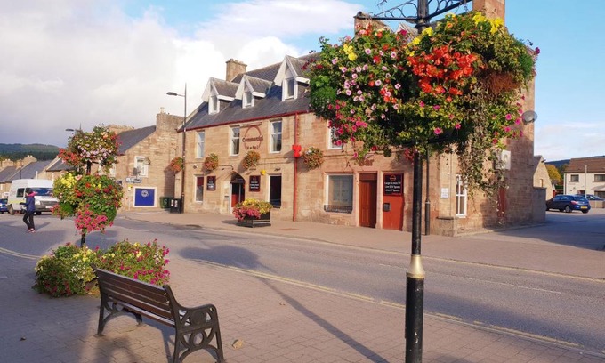Cromarty Firth Hôtel | Commercial Hotel