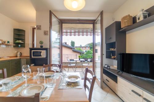 San Fermo della Battaglia Appartement | Como 5 min - House with Terrace and Parking - Wifi