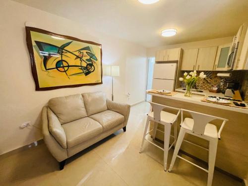 Bucana Appartement | Compact Haven with Private Entrance and FREE Parking and Laundry