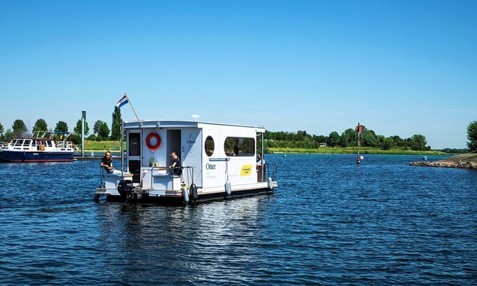 Ophoven Location De Bateaux | Péniche compacte à voile et stationnaire à louer. Aucun permis de bateau requis