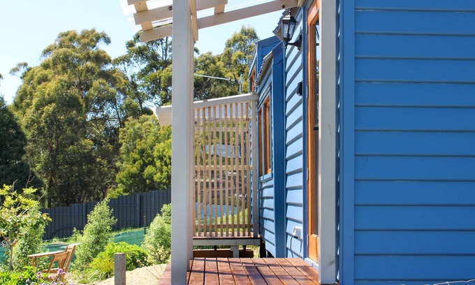 Forthside Cabine | Compass Hut