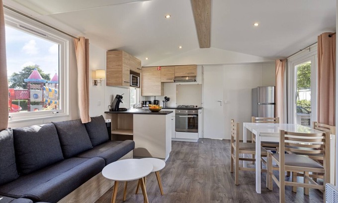 Renesse Chalet De Ski | Compleet Ingericht Chalet op 400 m van Centrum en 1,7 km van het Strand Renesse
