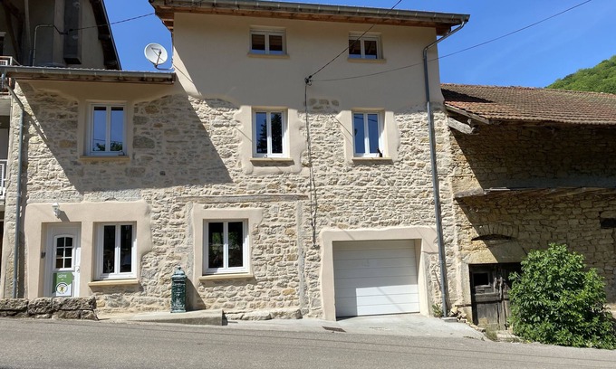 Saint-Rambert-en-Bugey Maison | Maison complète 150m² 4 Chambres dont une suite de 60m² avec salle de bain privé