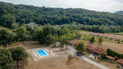 Ciucea Cabine | Complex Cabanele Florilor