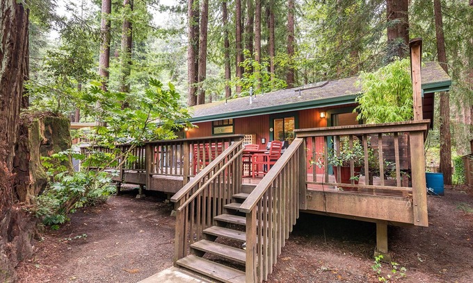 Cazadero Cabine | Hearthside Cabin - Détendez-vous dans le bain à remous sous les Redwoods!