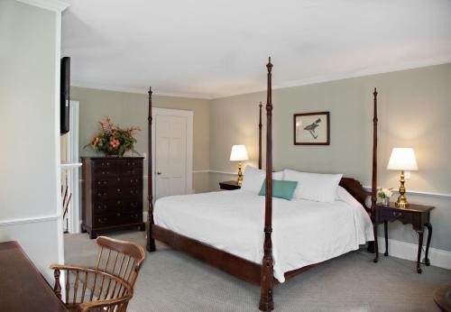 Concord Hôtel | Concord's Colonial Inn
