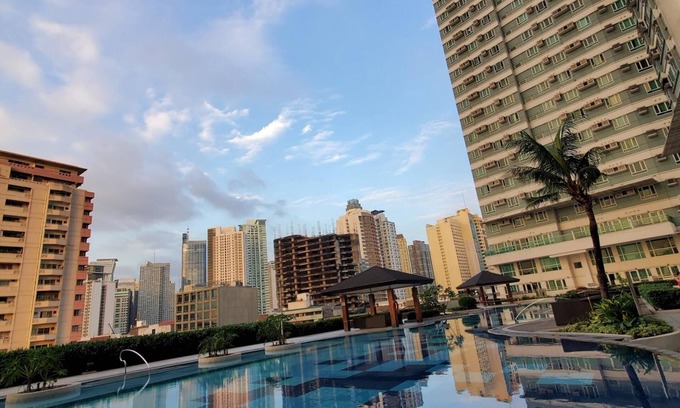 Bangkal Copropriété | Condo in Makati studio type fast wifi netflix