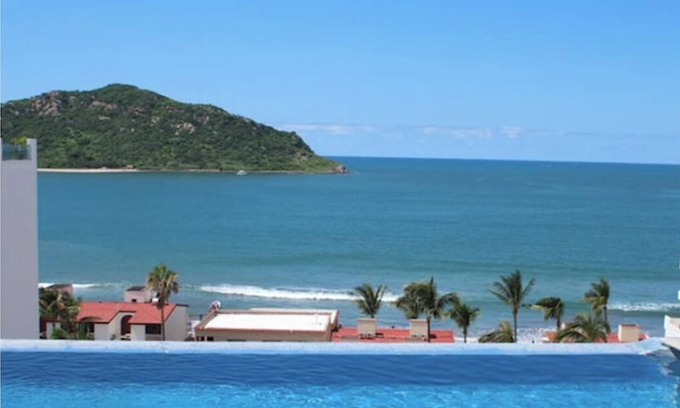 Zona Dorada Copropriété | Condo on Golden Zone with Beach View