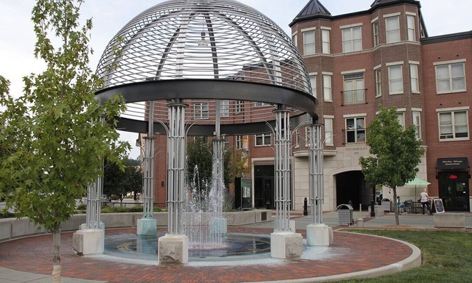 French Lick Copropriété | Condo peut accueillir jusqu'à 8 / Unité 205 / Droite acrooss la route de français Lick Hôtel!