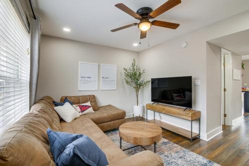 Oxford Appartement | Condo with Pool Walk to University of Mississippi!