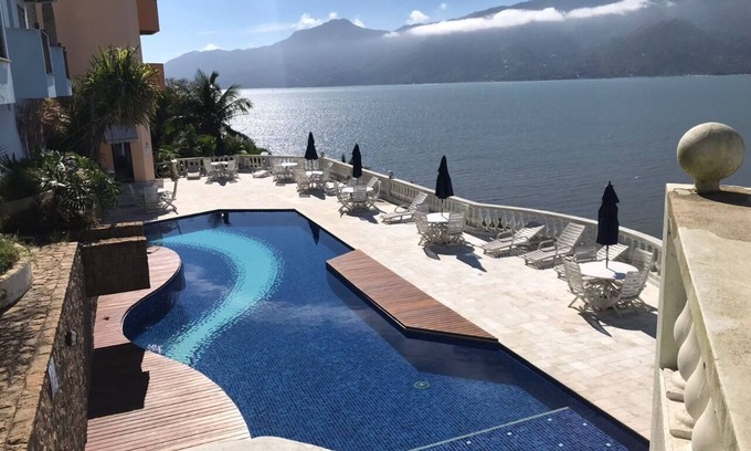 Pontal da Cruz Appartement | Condomínio com ótima estrutura e vista privelegiada.
