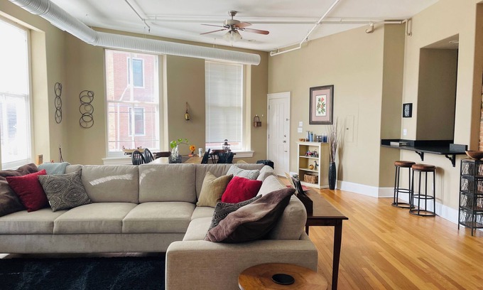 Cambridge Copropriété | Conductor's Rest: Beautiful 2 Bedroom Loft in Historic Cambridge, Maryland