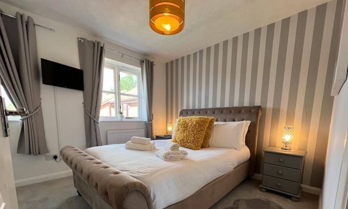 Telford Maison | Coney Green Way - close to PRH