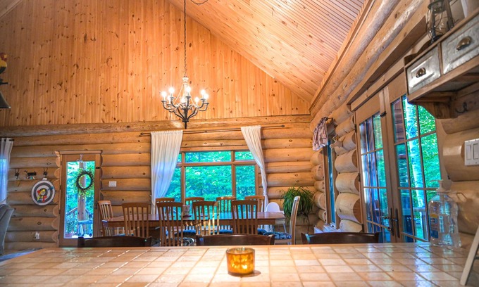 Mandeville Chalet De Ski | Cozy 4 bedrooms with Spa 4 seasons