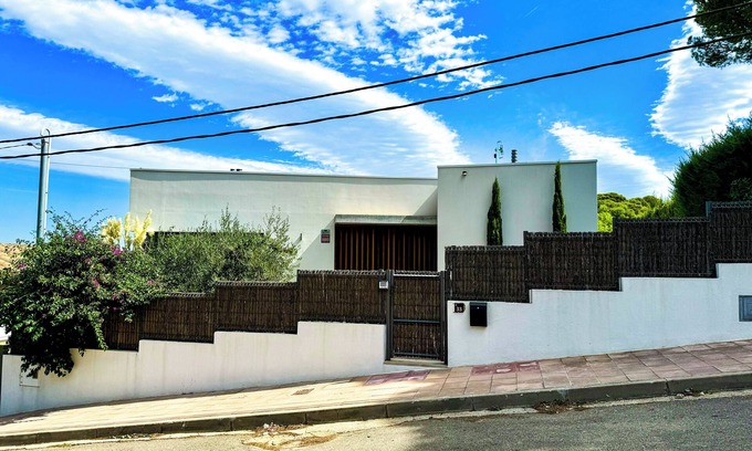Pals Villa | CONILL Villa con vistas al mar, piscina privada, aire acondicionado y wifi.
