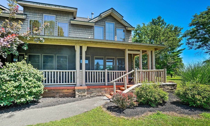 Conneaut Lakeshore Maison | Lac Conneaut Home w / Fire Pit 0. 7 Mi à la plage / parc
