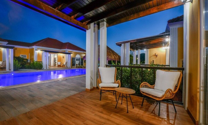 Santa Cruz Maison | Connect with nature through a mix of luxurious and striking details.