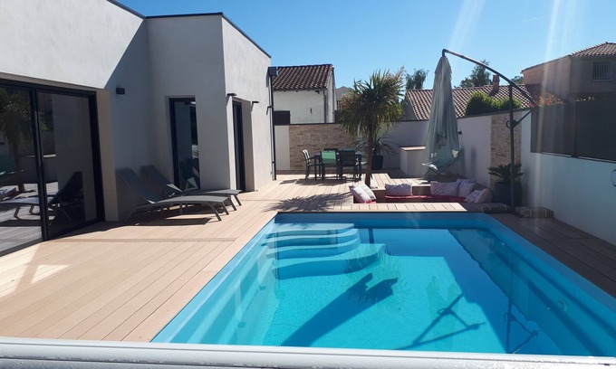 Saint-Sulpice-de-Royan Maison | Villa contemporaine avec piscine chauffée